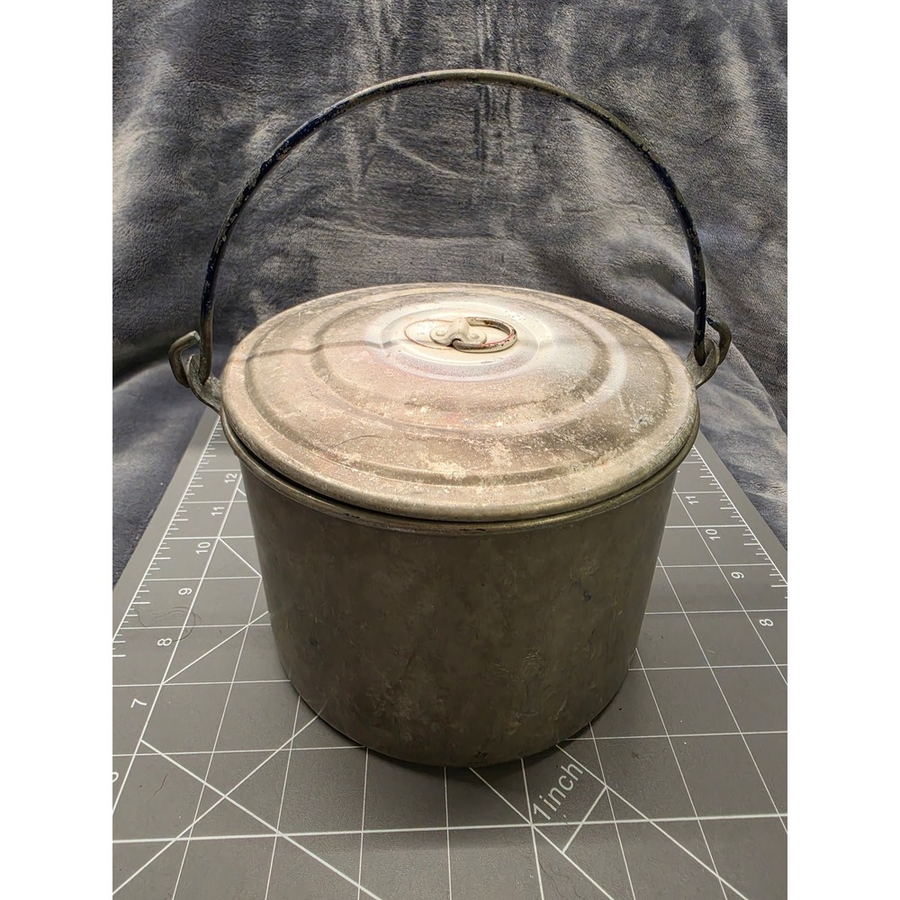Vintage Aluminum Stock Pot with Lid and Wire Bail Handle Farmhouse Decor 8.5in